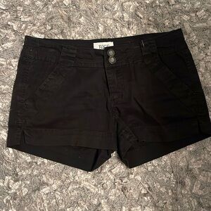 BKE shorts size 27
